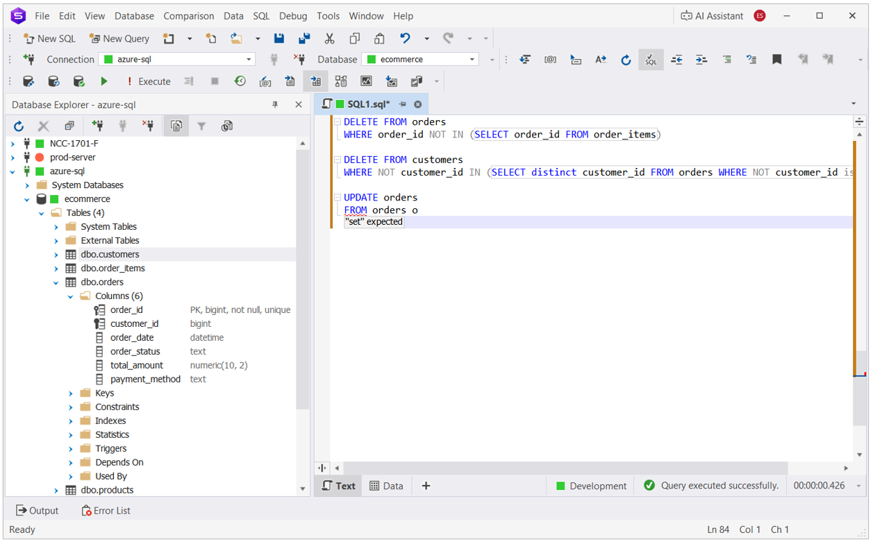 Syntax highlighting flags a missing SET keyword with a tooltip