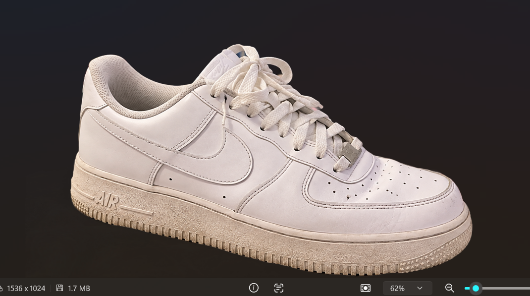 Screenshot of the picture of transparent shoe
